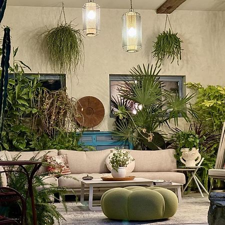 L'Oiseau Bleu Peacock Bed & Breakfast Roubia ภายนอก รูปภาพ
