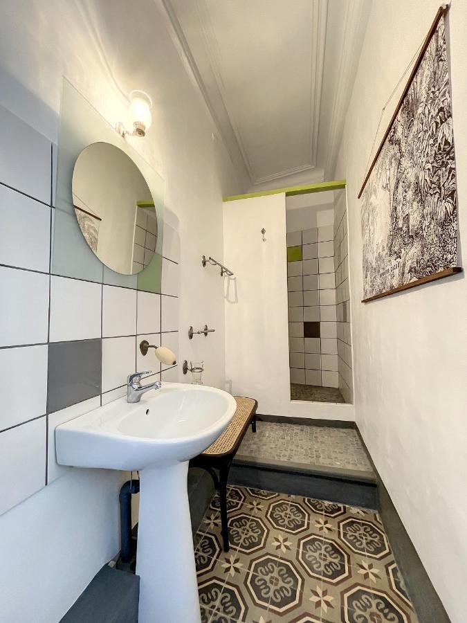 L'Oiseau Bleu Peacock Bed & Breakfast Roubia ภายนอก รูปภาพ