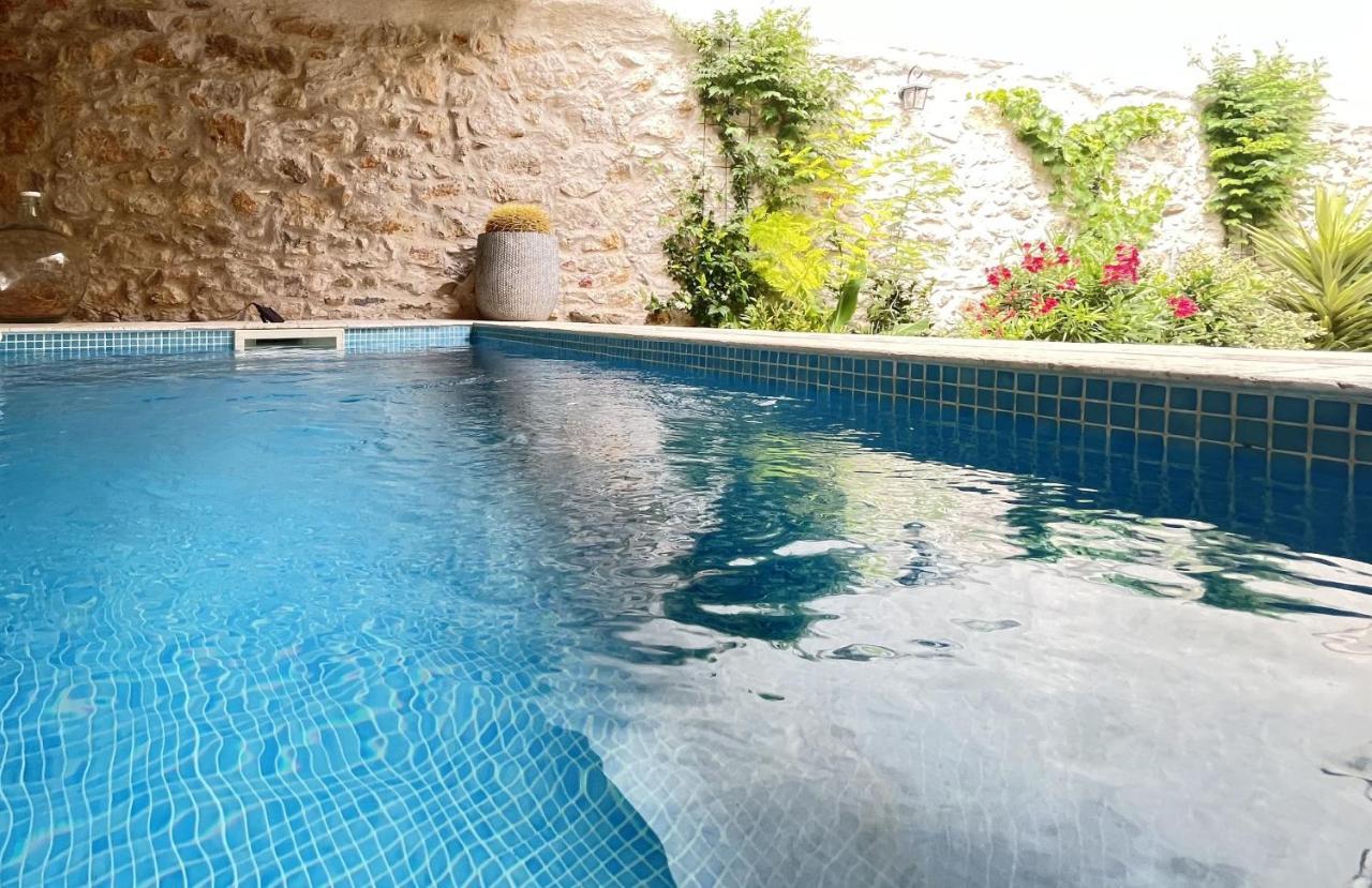 L'Oiseau Bleu Peacock Bed & Breakfast Roubia ภายนอก รูปภาพ