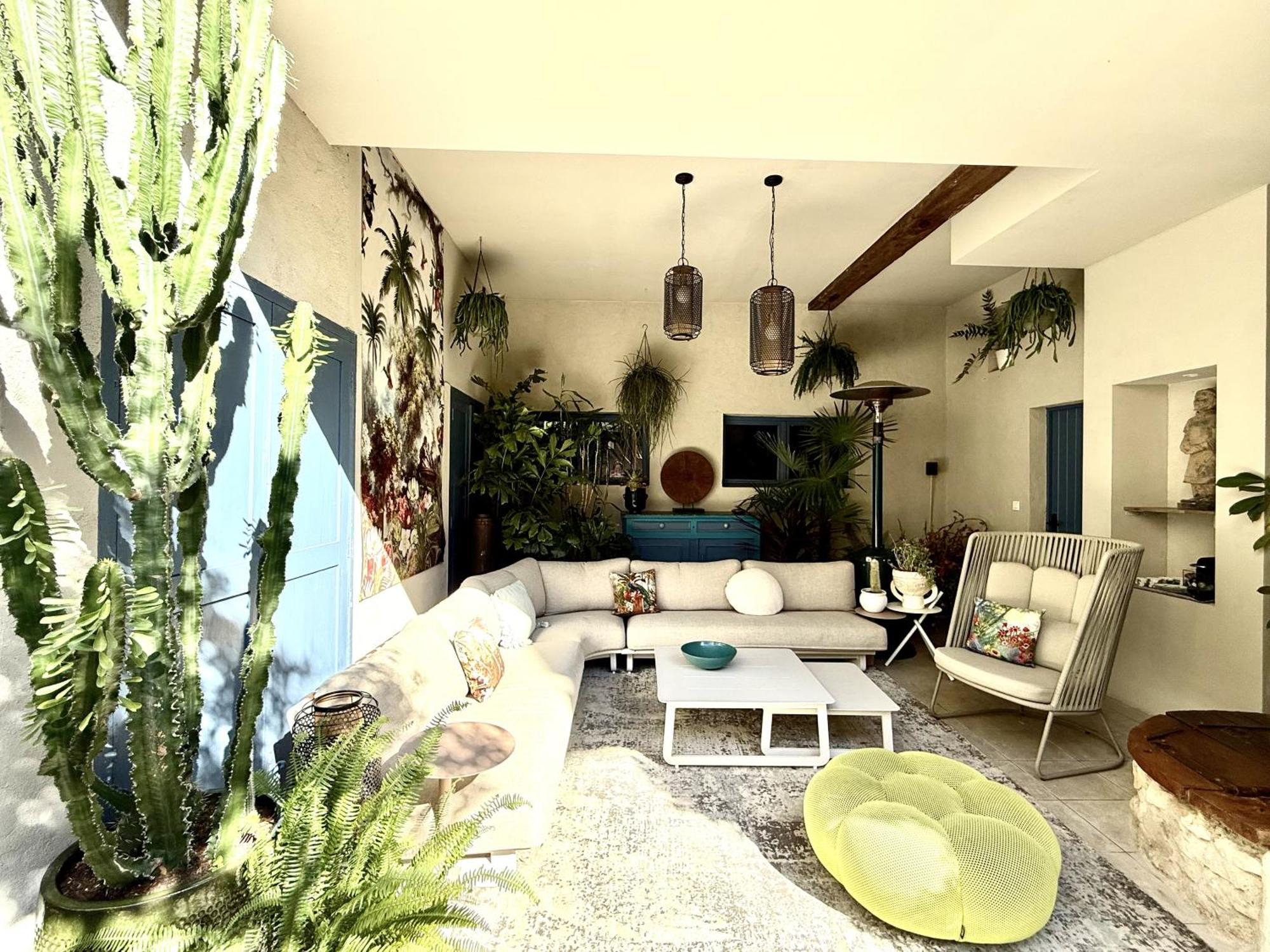 L'Oiseau Bleu Peacock Bed & Breakfast Roubia ภายนอก รูปภาพ